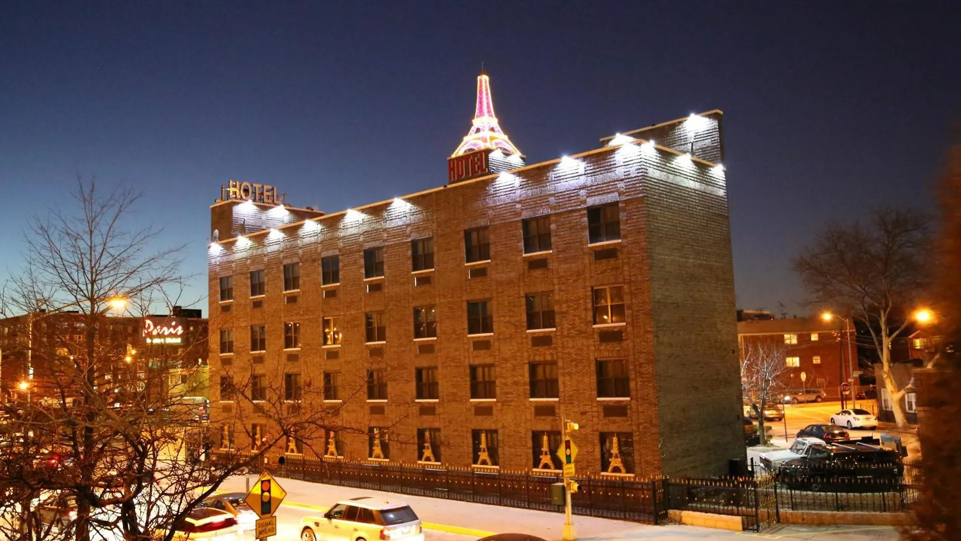Paris Suites Hotel location